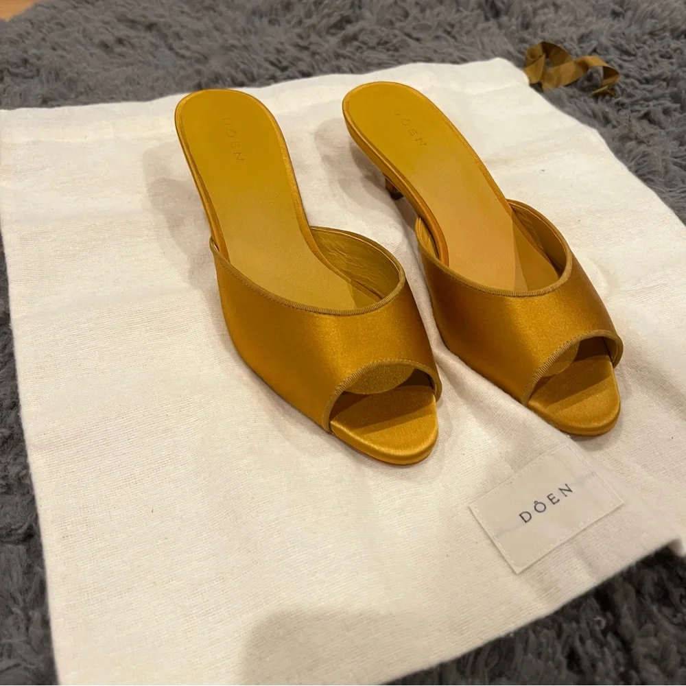 New With Dust Bag Doen Callie Mule in Marigold Satin Size 35 - Picture 1 of 15